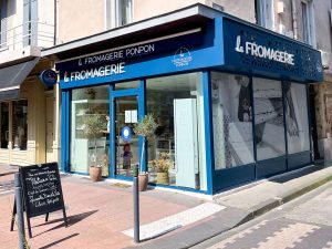 La fromagerie ponpon devanture bleue
