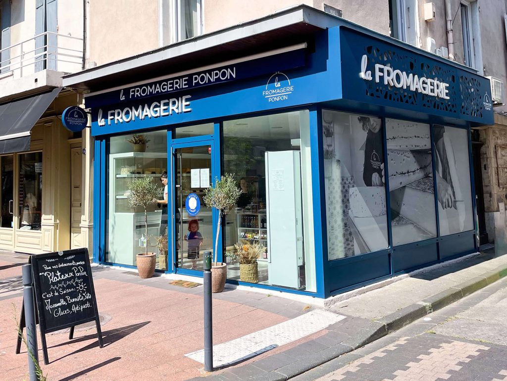 La Fromagerie ponpon Valence devanture bleue