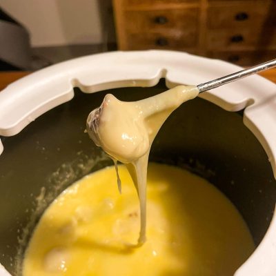 Fondue savoyarde ou fondue suisse au fromage - fromagerie ponpon valence